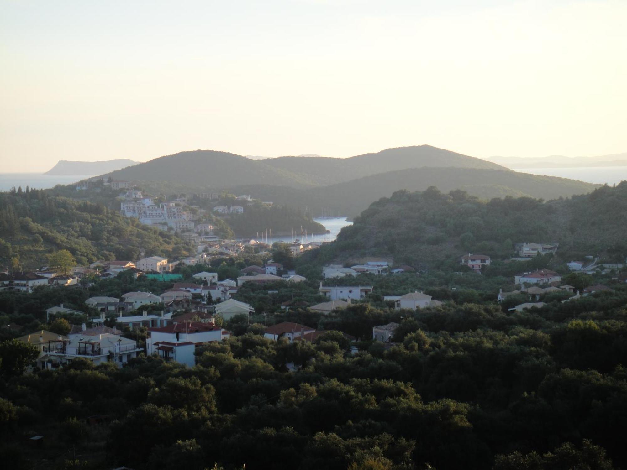 Demiris Hotel Сивота Экстерьер фото